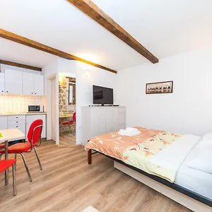 First Vestibul Appartement Split