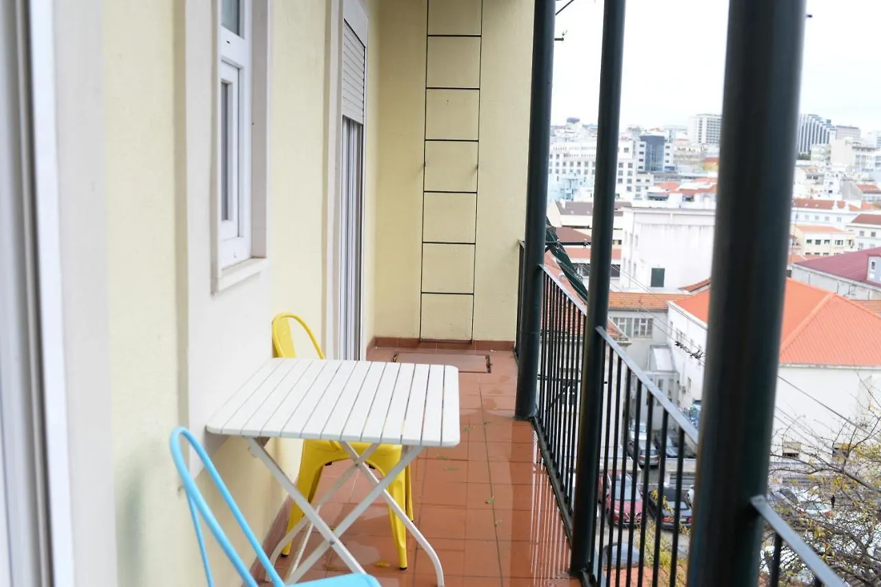 Lisbon Apartment Near Marques Pombal Square
