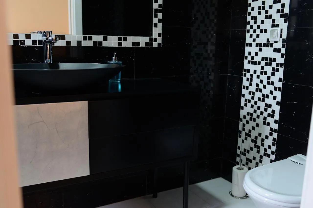 Lisbon Apartment near Marquês Pombal square